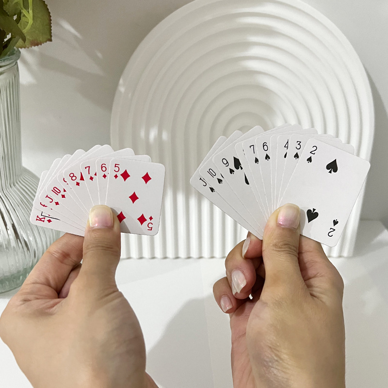 5 قطعة أوراق لعب البوكر الصغير - مراجعة Party Games Juegos De Mesa وسعره